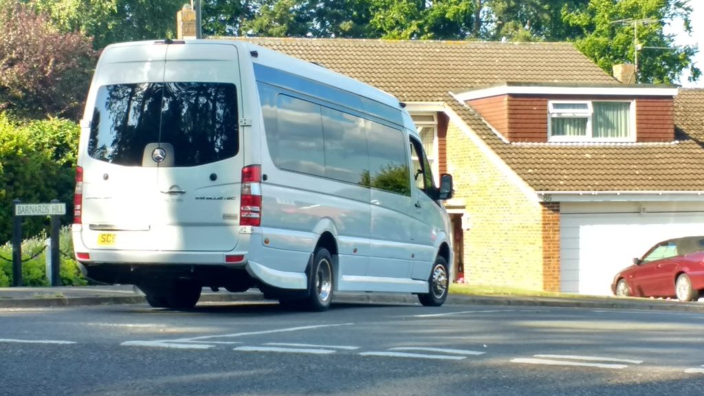 Mini Bus Hire Weymouth | Minibus Hire for Weddings in Portsmouth | minibus with driver bournemouth | Wedding and Event Minibus Hire Dorset